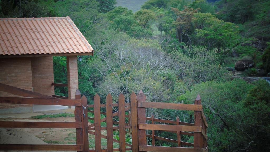 Chales Pedacim Du Ceu Bueno Brandão المظهر الخارجي الصورة